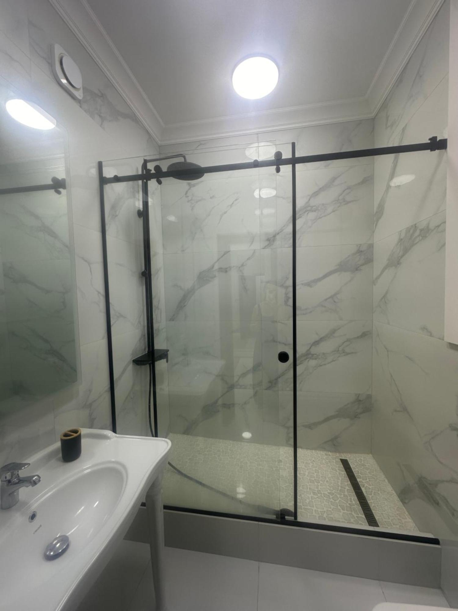 Comfortable Apartment In Central Of Almaty Ngoại thất bức ảnh